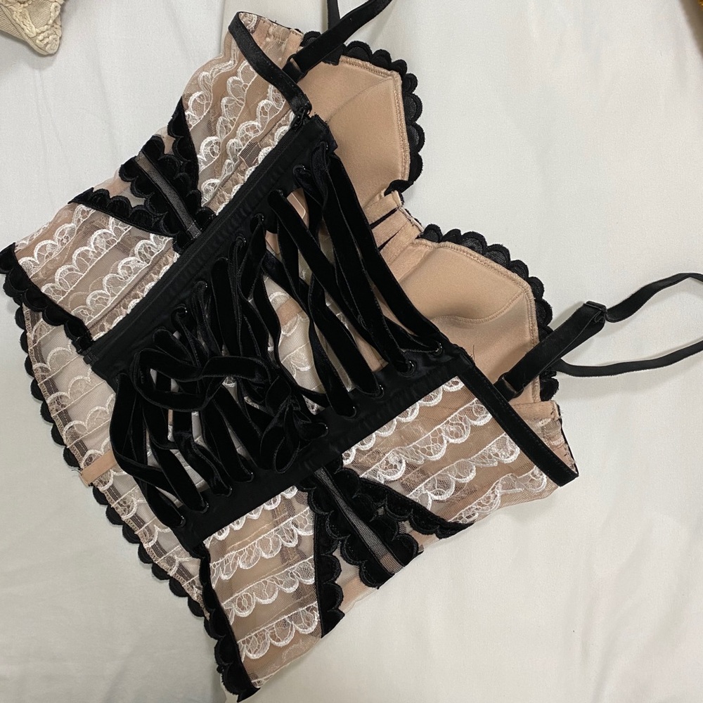 Victoria's Secret Corset - Picture 2 of 4